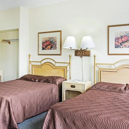 Oyo Historic Cameron Hotel Brownsville I-69E Экстерьер фото