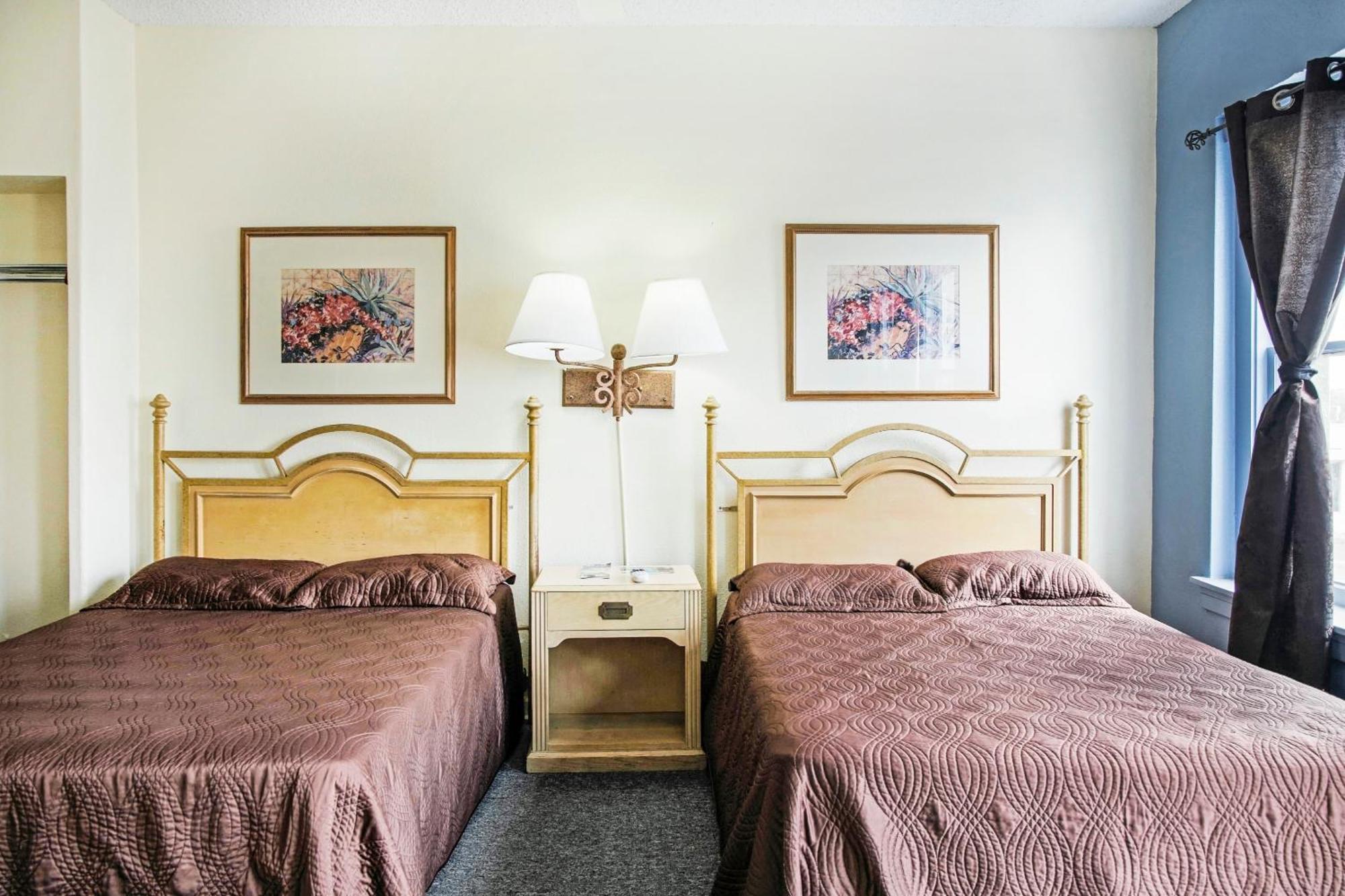 Oyo Historic Cameron Hotel Brownsville I-69E Экстерьер фото