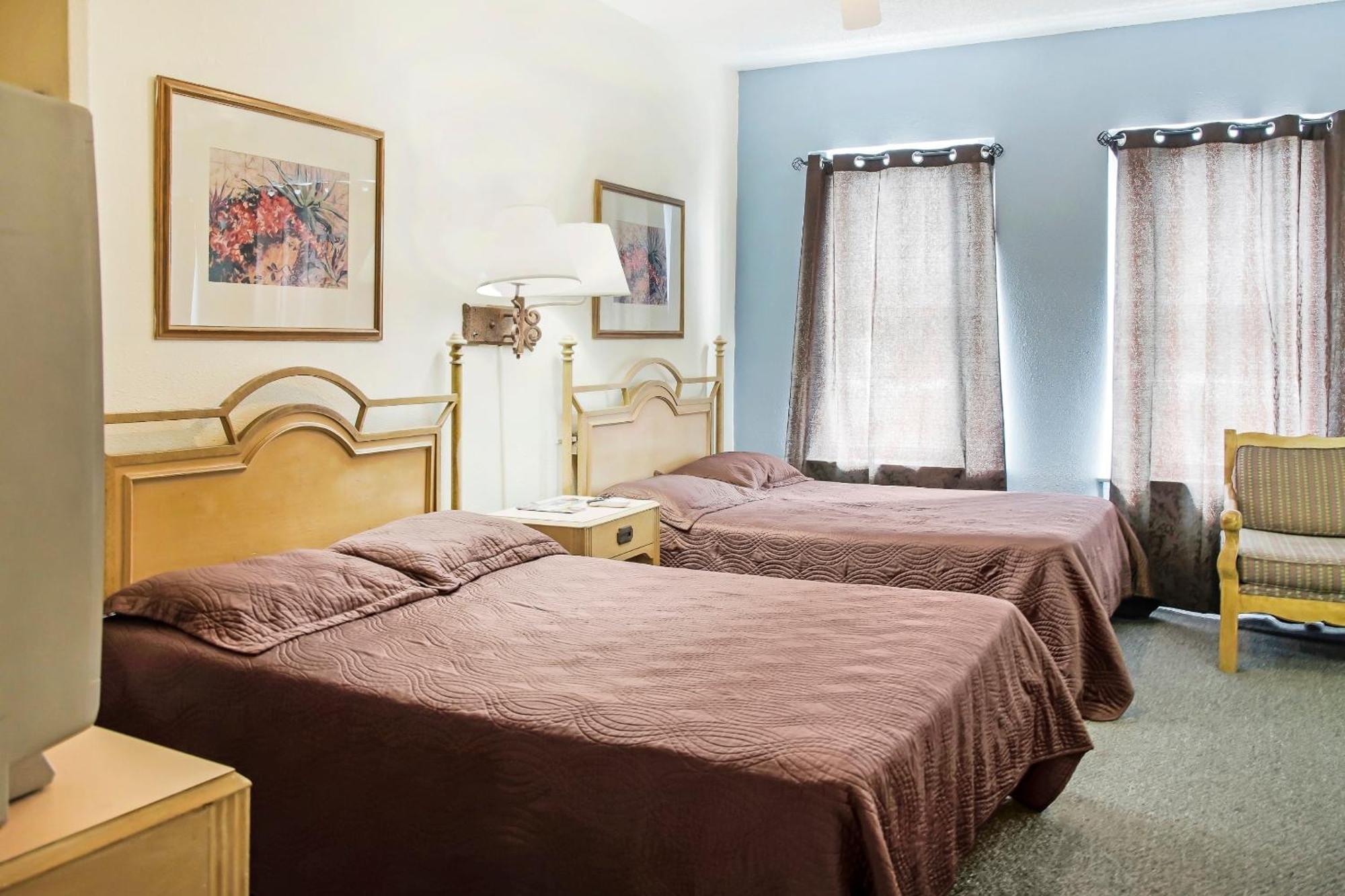 Oyo Historic Cameron Hotel Brownsville I-69E Экстерьер фото