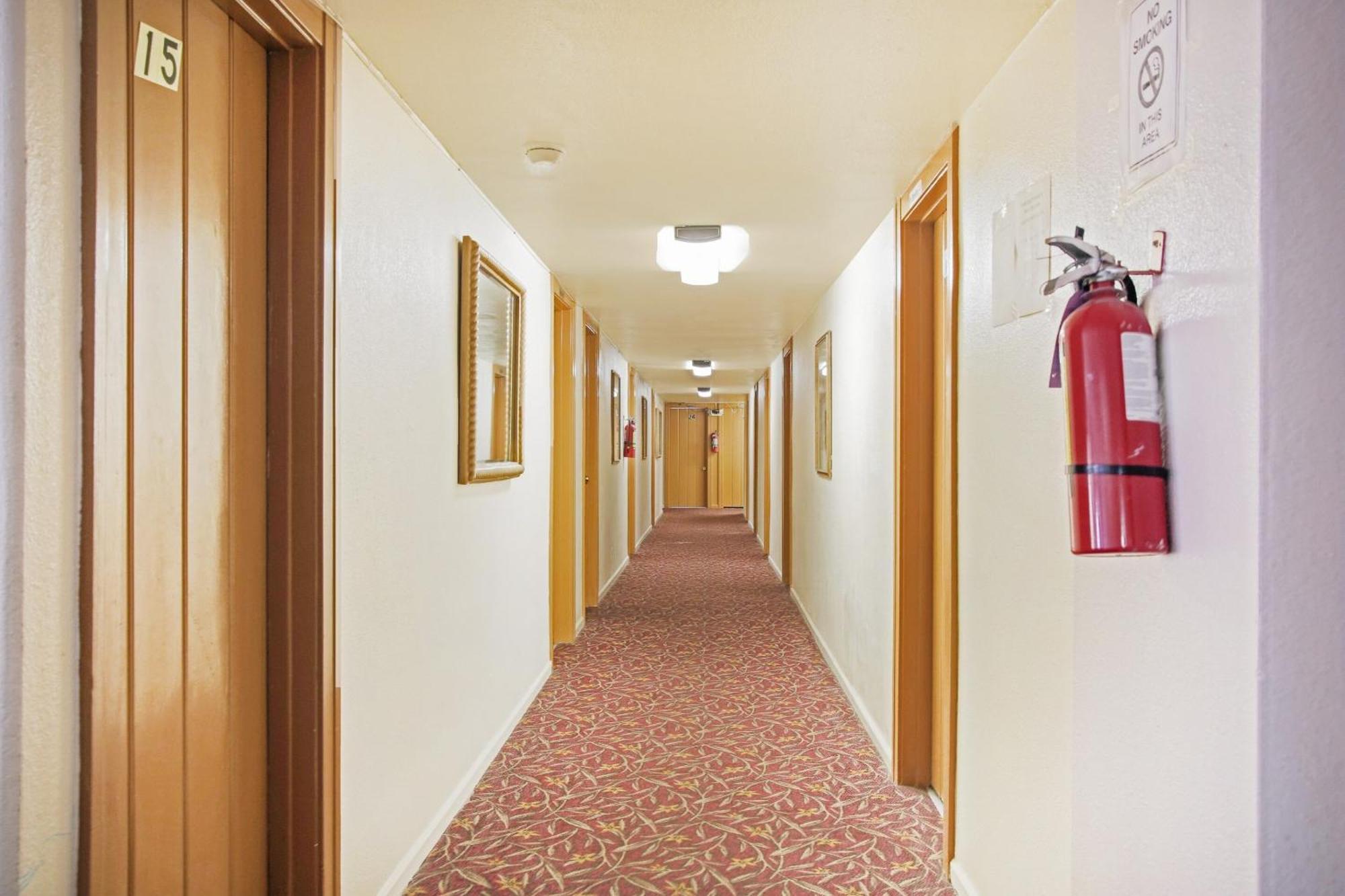 Oyo Historic Cameron Hotel Brownsville I-69E Экстерьер фото