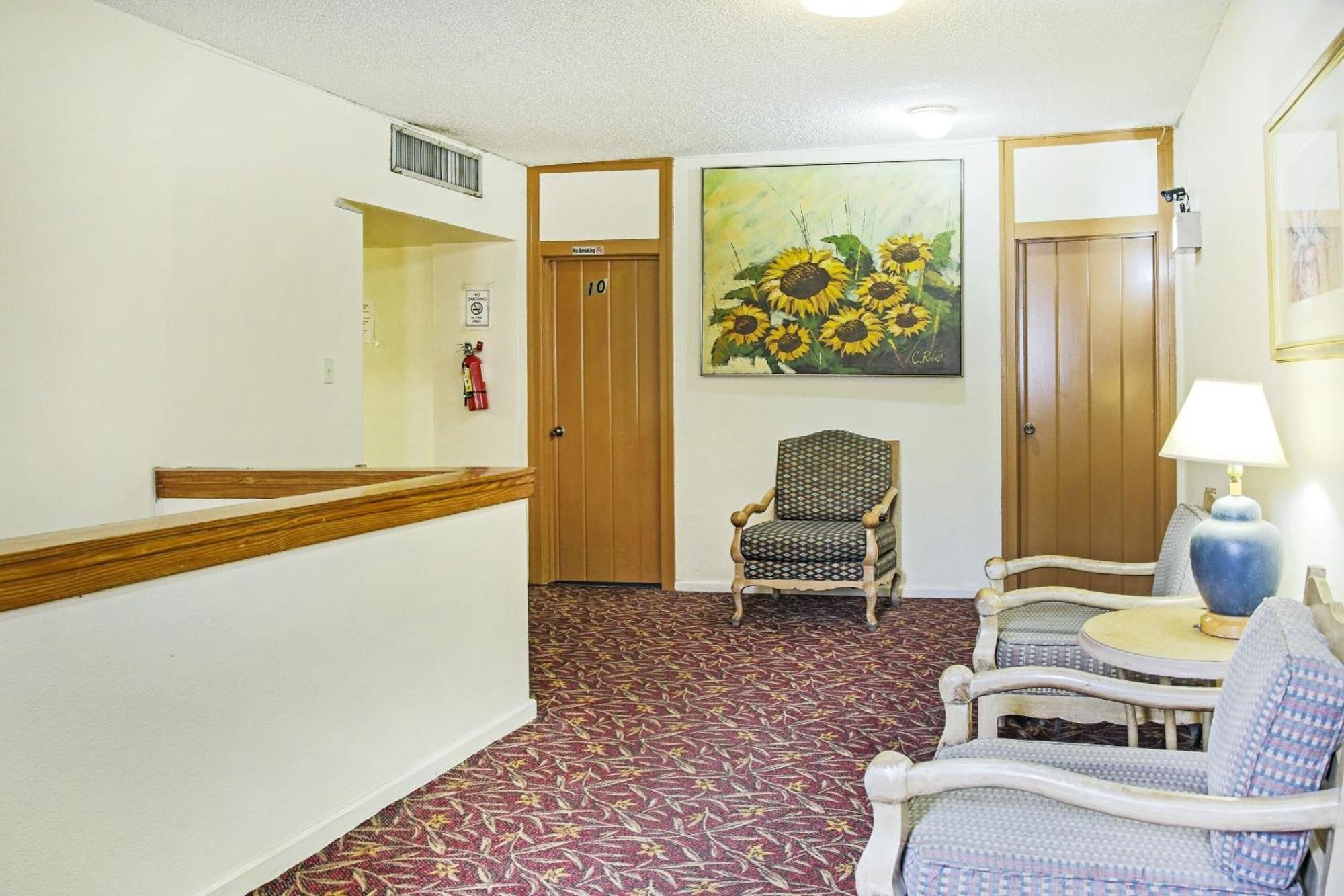 Oyo Historic Cameron Hotel Brownsville I-69E Экстерьер фото