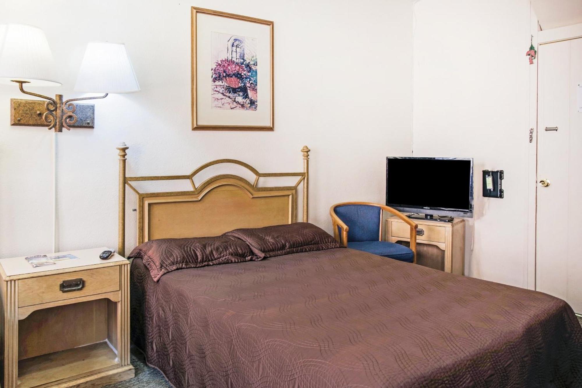 Oyo Historic Cameron Hotel Brownsville I-69E Экстерьер фото